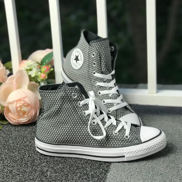 Converse Shoes - NWT Converse💥Ctas B/W Snake High Top WMNS AUTHENT
